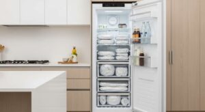 «Przetestowałam trik z folią aluminiową w zamrażarce i szron prawie zniknął»